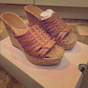 Aldo Wedges